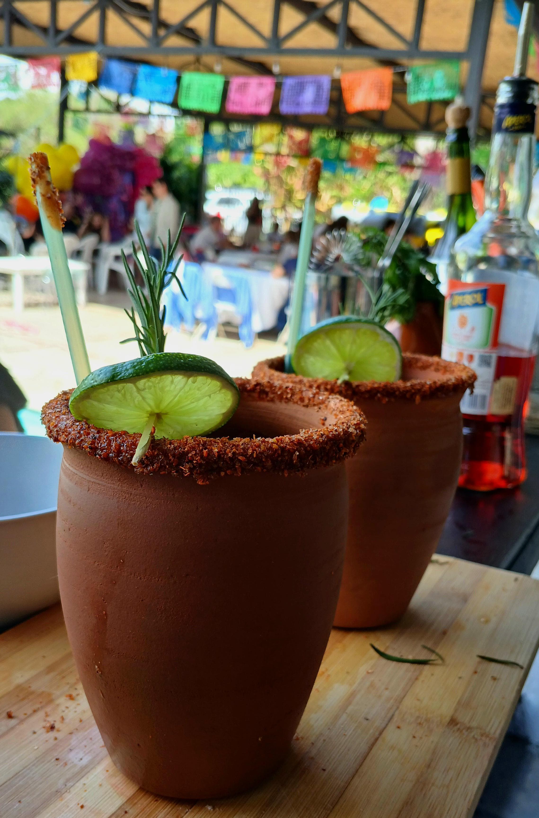 Talento Importado - Oficio Servicios - Saloneros y Bartender Arte Liquido